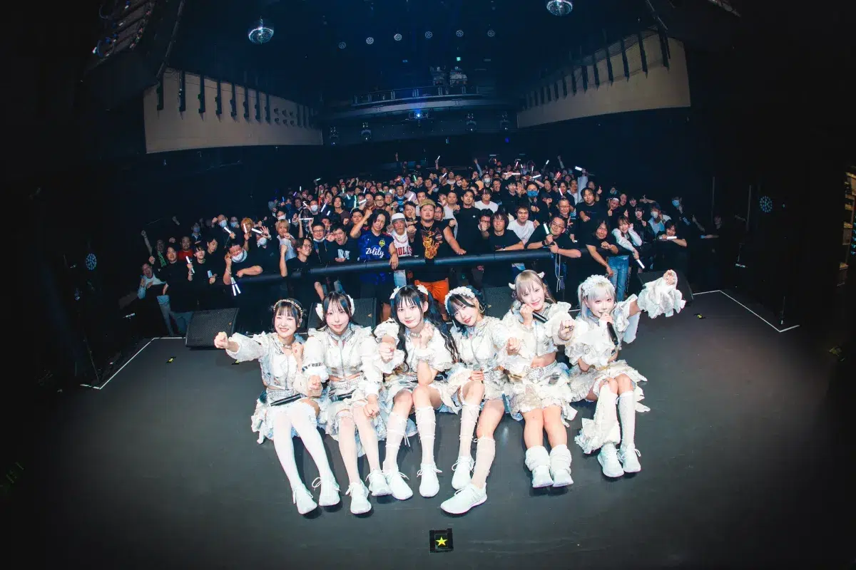 「絶対成功させたい」その言葉に嘘はない。史上最大O-EASTへ挑むMirror, Mirrorの4周年ツアー、伝説の幕開けを見逃すな。涙と熱狂の初日公演、彼女たちの覚悟がここにある🔥 31 「絶対成功させたい」その言葉に嘘はない。史上最大O-EASTへ挑むMirror, Mirrorの4周年ツアー、伝説の幕開けを見逃すな。涙と熱狂の初日公演、彼女たちの覚悟がここにある🔥