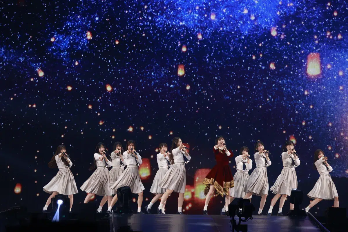「過去も未来もずっと大好き」乃木坂46久保史緒里、愛に溢れた9年間の完結。誰よりもグループを愛した彼女が残した、最高で最後の“乃木坂らしさ”に全ファンが涙した夜。 16 「過去も未来もずっと大好き」乃木坂46久保史緒里、愛に溢れた9年間の完結。誰よりもグループを愛した彼女が残した、最高で最後の“乃木坂らしさ”に全ファンが涙した夜。