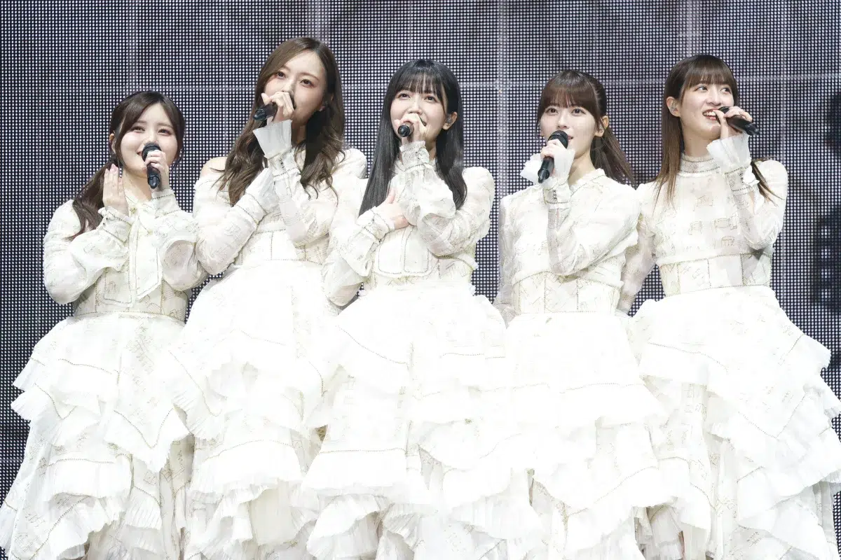 「過去も未来もずっと大好き」乃木坂46久保史緒里、愛に溢れた9年間の完結。誰よりもグループを愛した彼女が残した、最高で最後の“乃木坂らしさ”に全ファンが涙した夜。 21 「過去も未来もずっと大好き」乃木坂46久保史緒里、愛に溢れた9年間の完結。誰よりもグループを愛した彼女が残した、最高で最後の“乃木坂らしさ”に全ファンが涙した夜。
