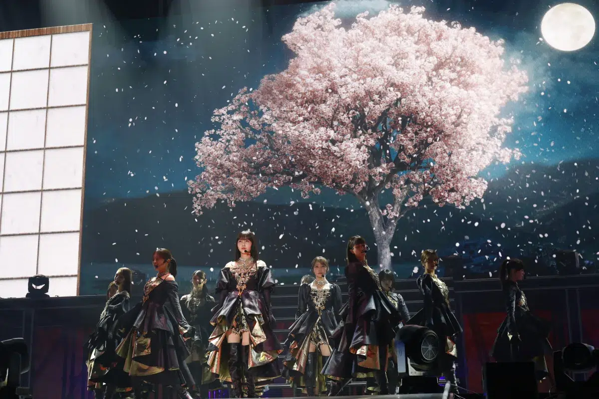 「過去も未来もずっと大好き」乃木坂46久保史緒里、愛に溢れた9年間の完結。誰よりもグループを愛した彼女が残した、最高で最後の“乃木坂らしさ”に全ファンが涙した夜。 24 「過去も未来もずっと大好き」乃木坂46久保史緒里、愛に溢れた9年間の完結。誰よりもグループを愛した彼女が残した、最高で最後の“乃木坂らしさ”に全ファンが涙した夜。