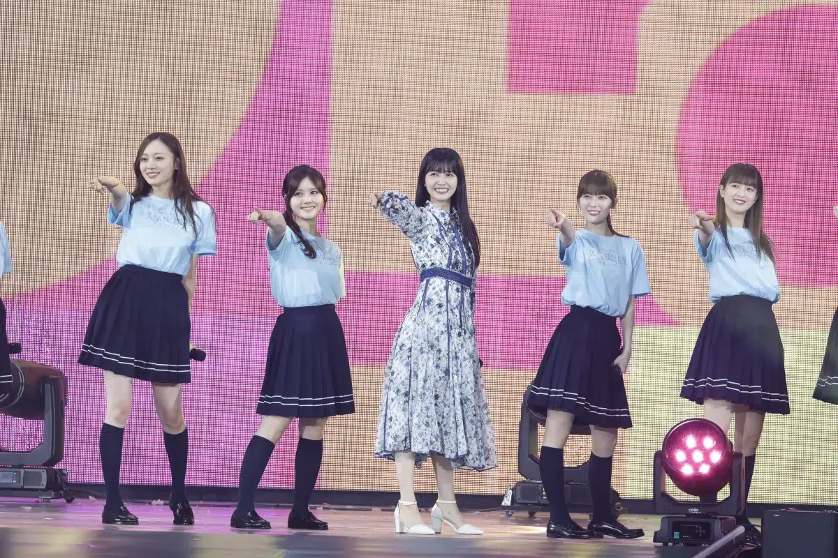 「過去も未来もずっと大好き」乃木坂46久保史緒里、愛に溢れた9年間の完結。誰よりもグループを愛した彼女が残した、最高で最後の“乃木坂らしさ”に全ファンが涙した夜。 28 「過去も未来もずっと大好き」乃木坂46久保史緒里、愛に溢れた9年間の完結。誰よりもグループを愛した彼女が残した、最高で最後の“乃木坂らしさ”に全ファンが涙した夜。