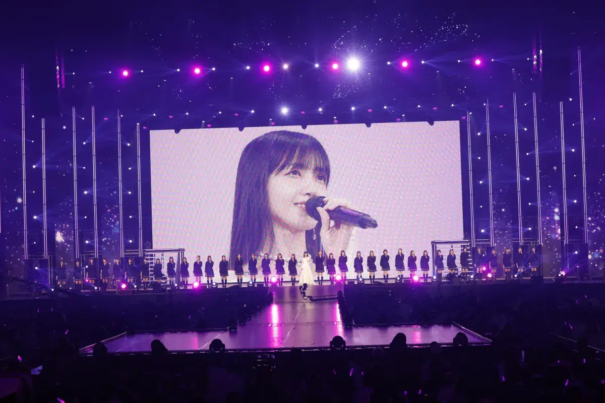 「過去も未来もずっと大好き」乃木坂46久保史緒里、愛に溢れた9年間の完結。誰よりもグループを愛した彼女が残した、最高で最後の“乃木坂らしさ”に全ファンが涙した夜。 35 「過去も未来もずっと大好き」乃木坂46久保史緒里、愛に溢れた9年間の完結。誰よりもグループを愛した彼女が残した、最高で最後の“乃木坂らしさ”に全ファンが涙した夜。