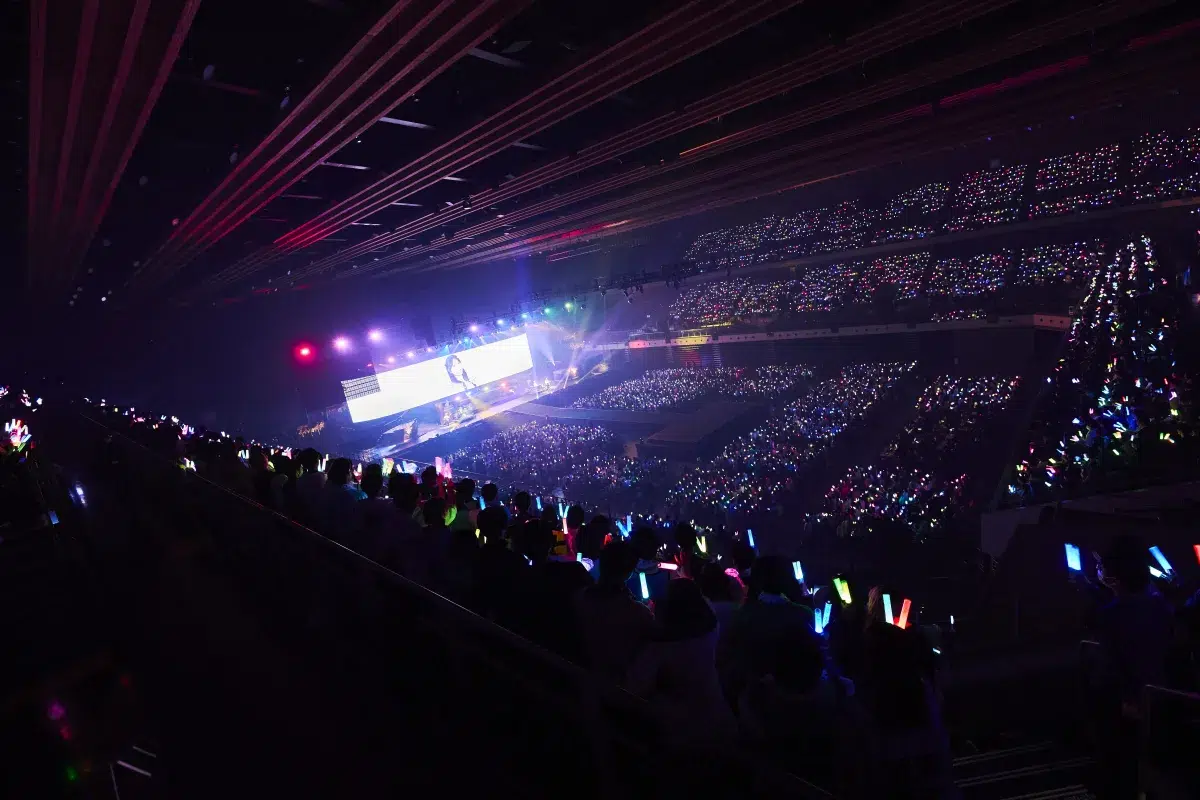 ≠ME、7周年はKアリーナ横浜！有明アリーナ公演でサプライズ発表！指原莉乃プロデュースのノイミーが結成7周年に向け加速、1万人熱狂のライブで涙の決意表明💎