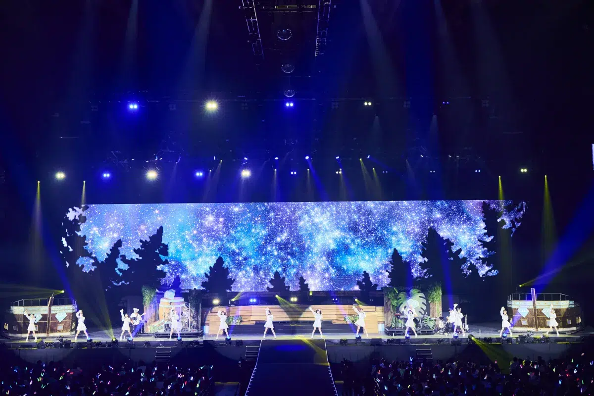 ≠ME、7周年はKアリーナ横浜！有明アリーナ公演でサプライズ発表！指原莉乃プロデュースのノイミーが結成7周年に向け加速、1万人熱狂のライブで涙の決意表明💎
