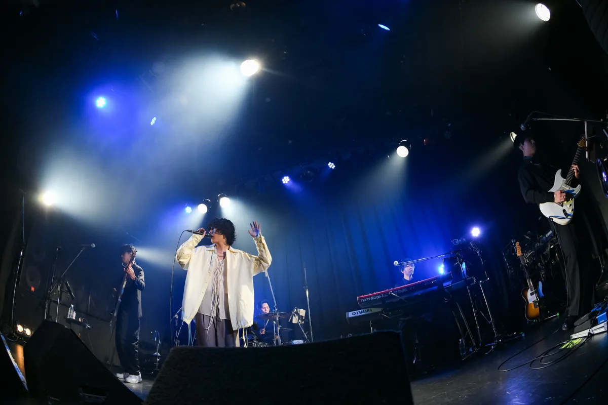 初ライブでこの完成度は怪物すぎる…争奪戦必至のOSHIKIKEIGO、伝説の始まりを目撃。アニメ『フェルマーの料理』主題歌から涙の弾き語りまで、感情揺さぶる圧巻のステージ