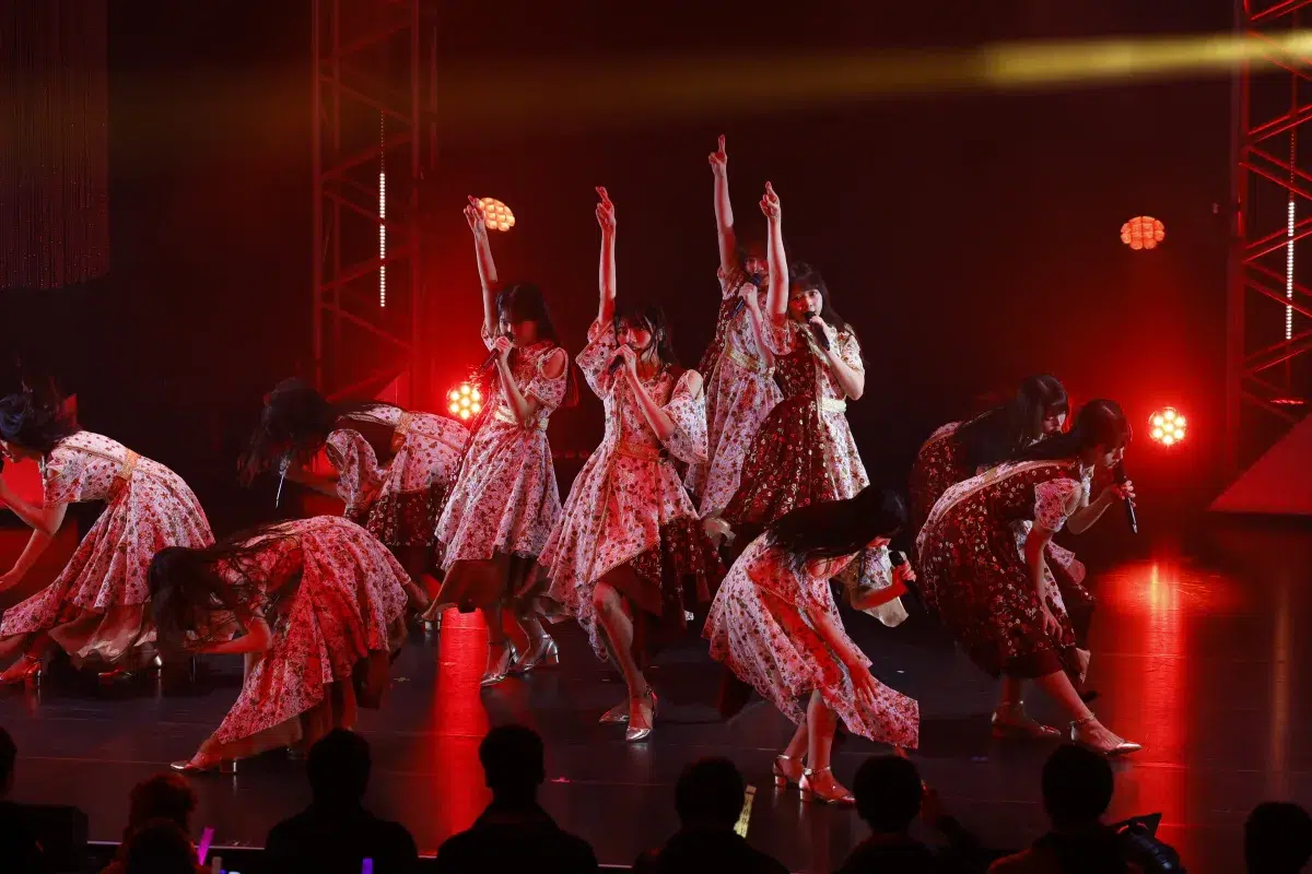 乃木坂46 6期生、覚醒。「突き抜けろ!」の合言葉で一つになった『新参者』千秋楽!新曲「ビリヤニ」初披露&Wアンコールなど、熱狂のライブ詳細レポ 11 乃木坂46 6期生、覚醒。「突き抜けろ!」の合言葉で一つになった『新参者』千秋楽!新曲「ビリヤニ」初披露&Wアンコールなど、熱狂のライブ詳細レポ