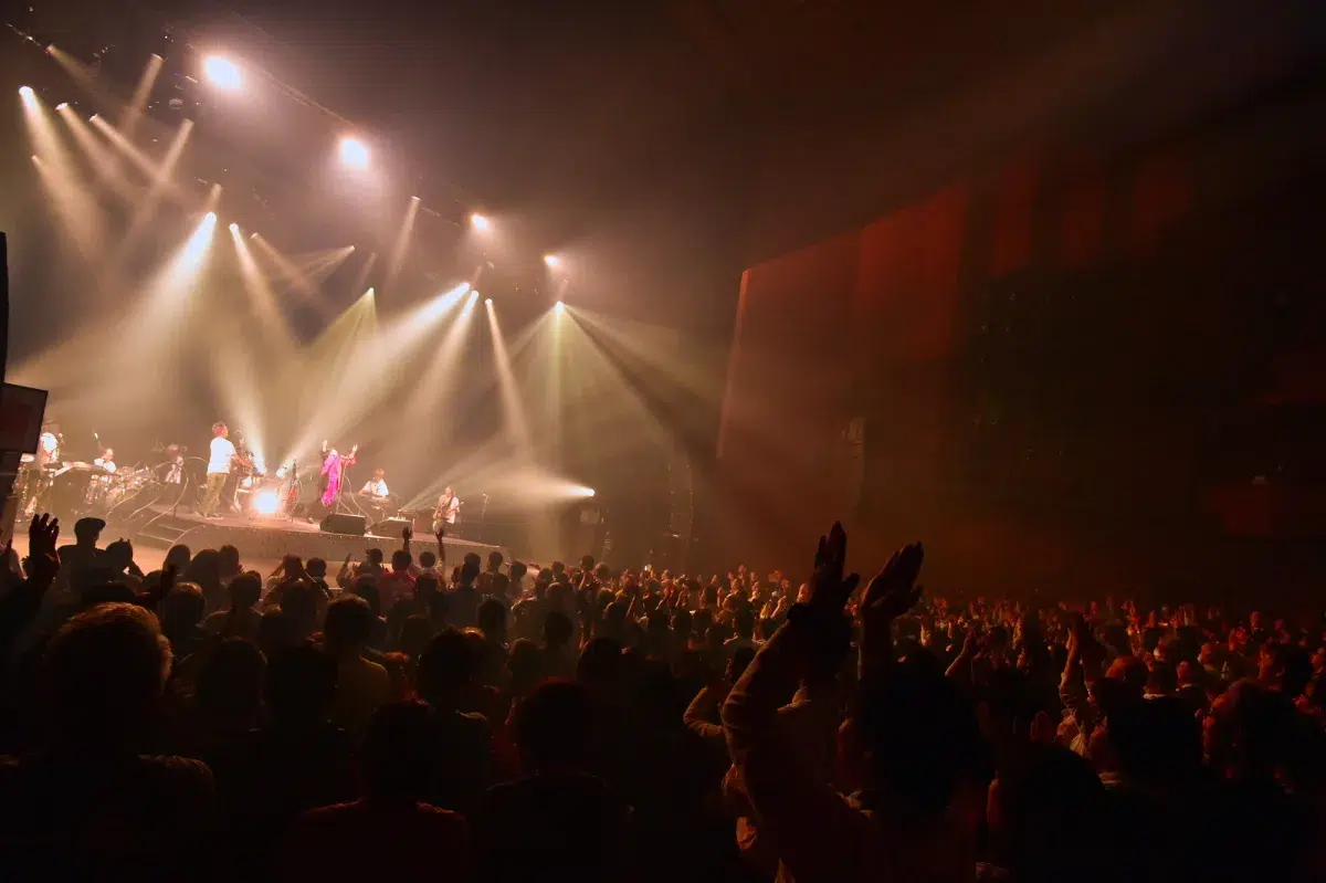 渡辺美里、デビュー40周年ツアー完走！約6万人を動員した「BITTER☆SWEET ULTRA POP TOUR 2025」全30公演がついにファイナル！
