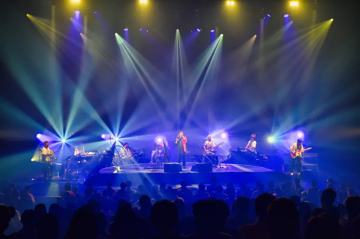 渡辺美里、デビュー40周年ツアー完走！約6万人を動員した「BITTER☆SWEET ULTRA POP TOUR 2025」全30公演がついにファイナル！