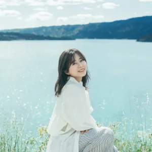 <水瀬いのり> 自身の誕生日&アーティスト活動10周年記念日となる12月2日(火)に、YouTubeにてスタジオライブ公開!デビュー曲「夢のつぼみ」、「Happy Birthday」、「旅の途中」の3曲を披露! 2 <水瀬いのり> 自身の誕生日&アーティスト活動10周年記念日となる12月2日(火)に、YouTubeにてスタジオライブ公開!デビュー曲「夢のつぼみ」、「Happy Birthday」、「旅の途中」の3曲を披露!