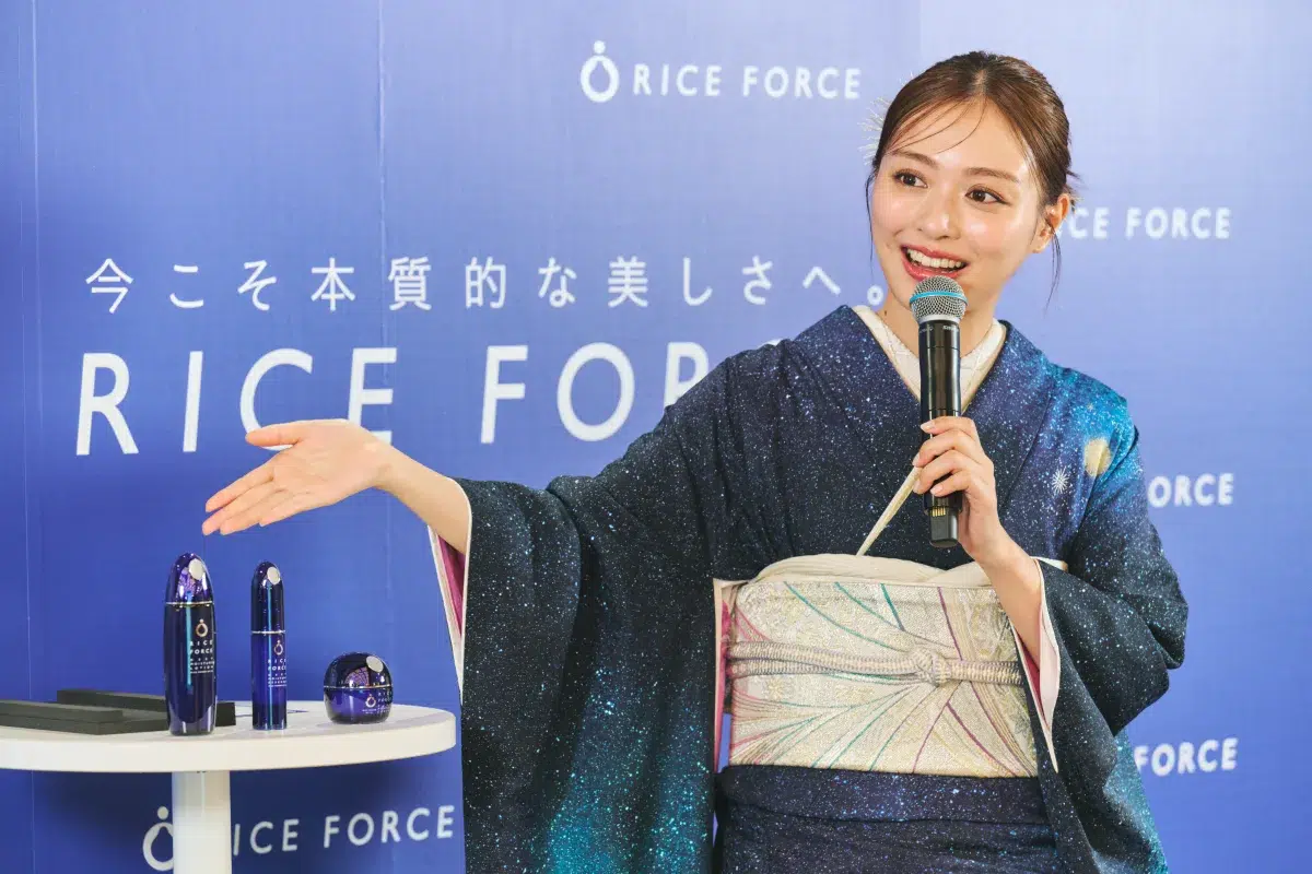 内田理央、艶やかな着物姿で「ライスフォース」1日店長に就任！30代で変わった美肌の秘訣や“お米愛”を語る【イベントレポ】
