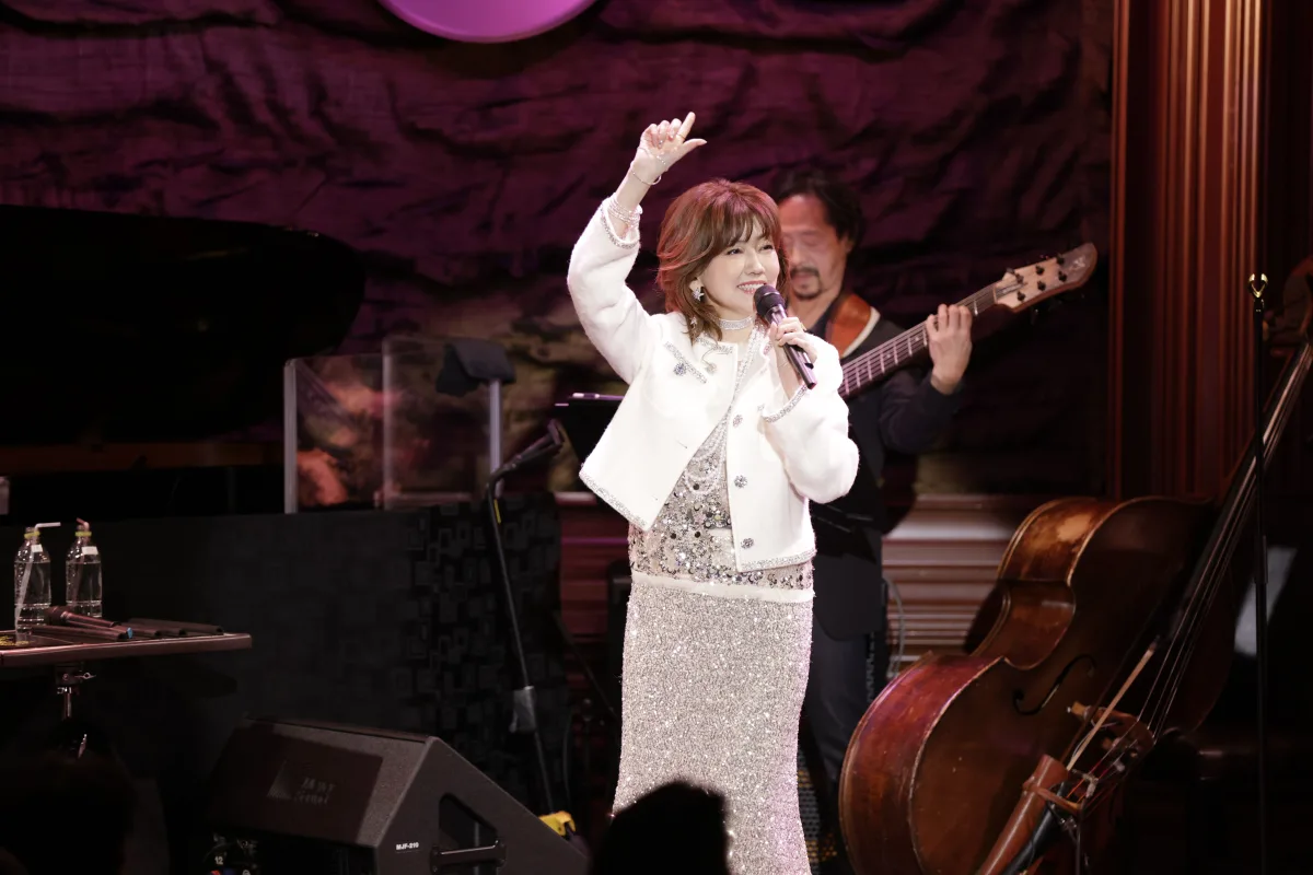 松本伊代＆早見優、奇跡のミニスカ共演！「センチメンタル・ジャーニー」「夏色のナンシー」神セトリに満員会場が熱狂。80年代アイドル最強コンビのライブレポ