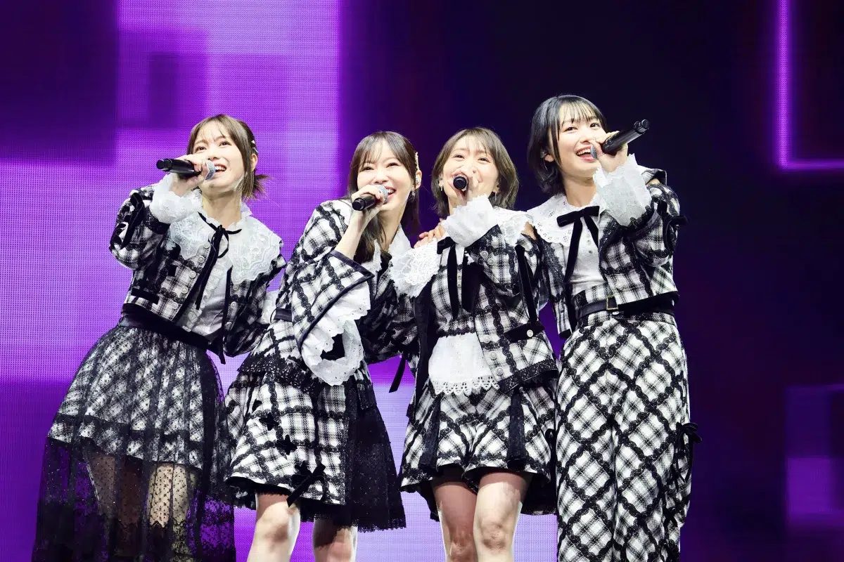 【伝説の一夜】AKB48 20周年記念コンサート千秋楽に前田敦子・大島優子らレジェンドOGが涙！ AKB48 67thシングル発売もサプライズ発表！初センターは4日に昇格したばかりの次世代エース・伊藤百花！