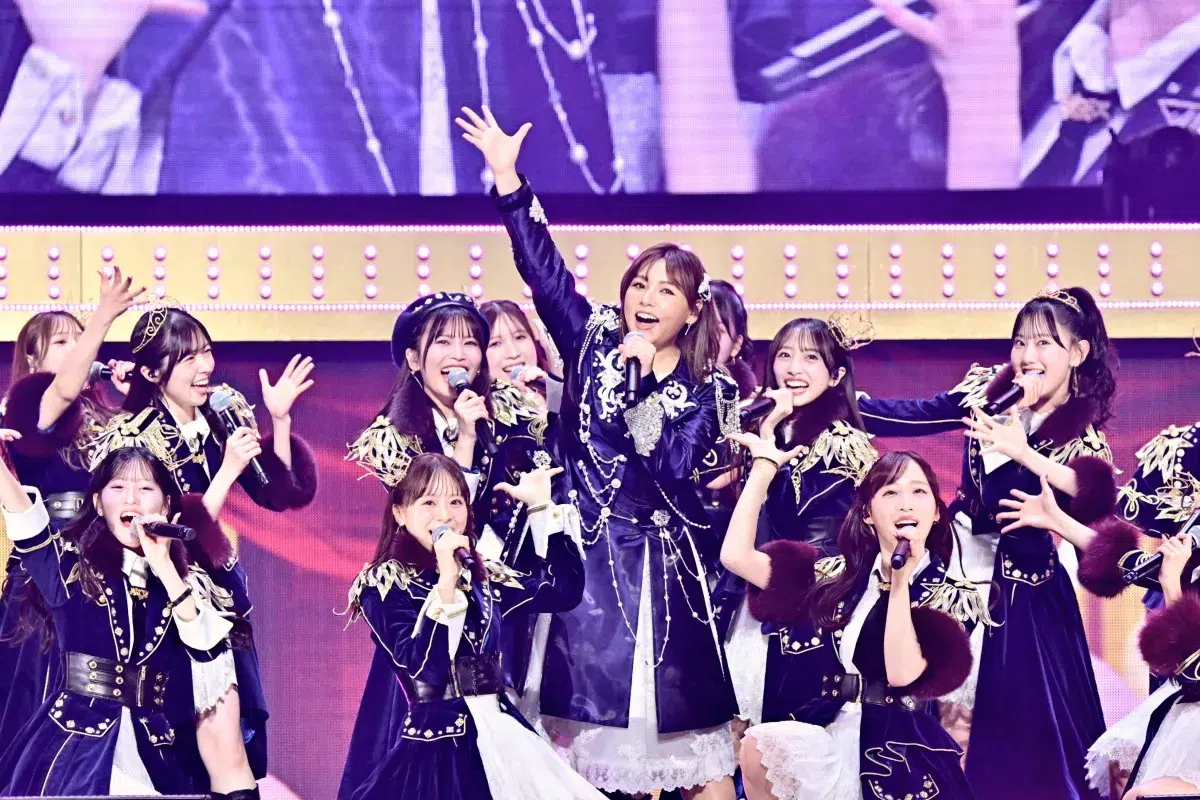 【伝説の一夜】AKB48 20周年記念コンサート千秋楽に前田敦子・大島優子らレジェンドOGが涙！ AKB48 67thシングル発売もサプライズ発表！初センターは4日に昇格したばかりの次世代エース・伊藤百花！