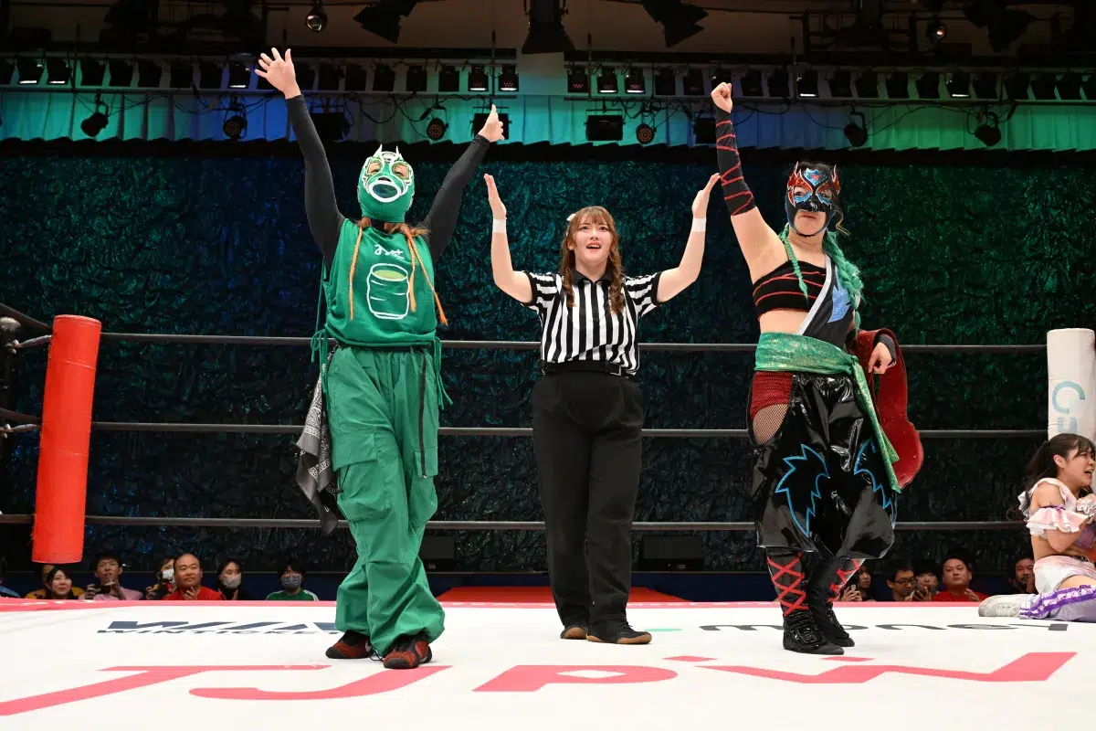 OCHA NORMA中山夏月姫、アイアンマンヘビーメタル級王座を獲得！ハロプロ×プロレスの歴史的瞬間を目撃。斉藤円香の美声リングアナ、窪田七海のキュルルンビームも炸裂！