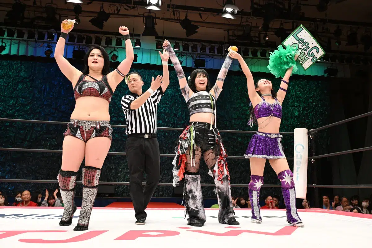 OCHA NORMA中山夏月姫、アイアンマンヘビーメタル級王座を獲得！ハロプロ×プロレスの歴史的瞬間を目撃。斉藤円香の美声リングアナ、窪田七海のキュルルンビームも炸裂！