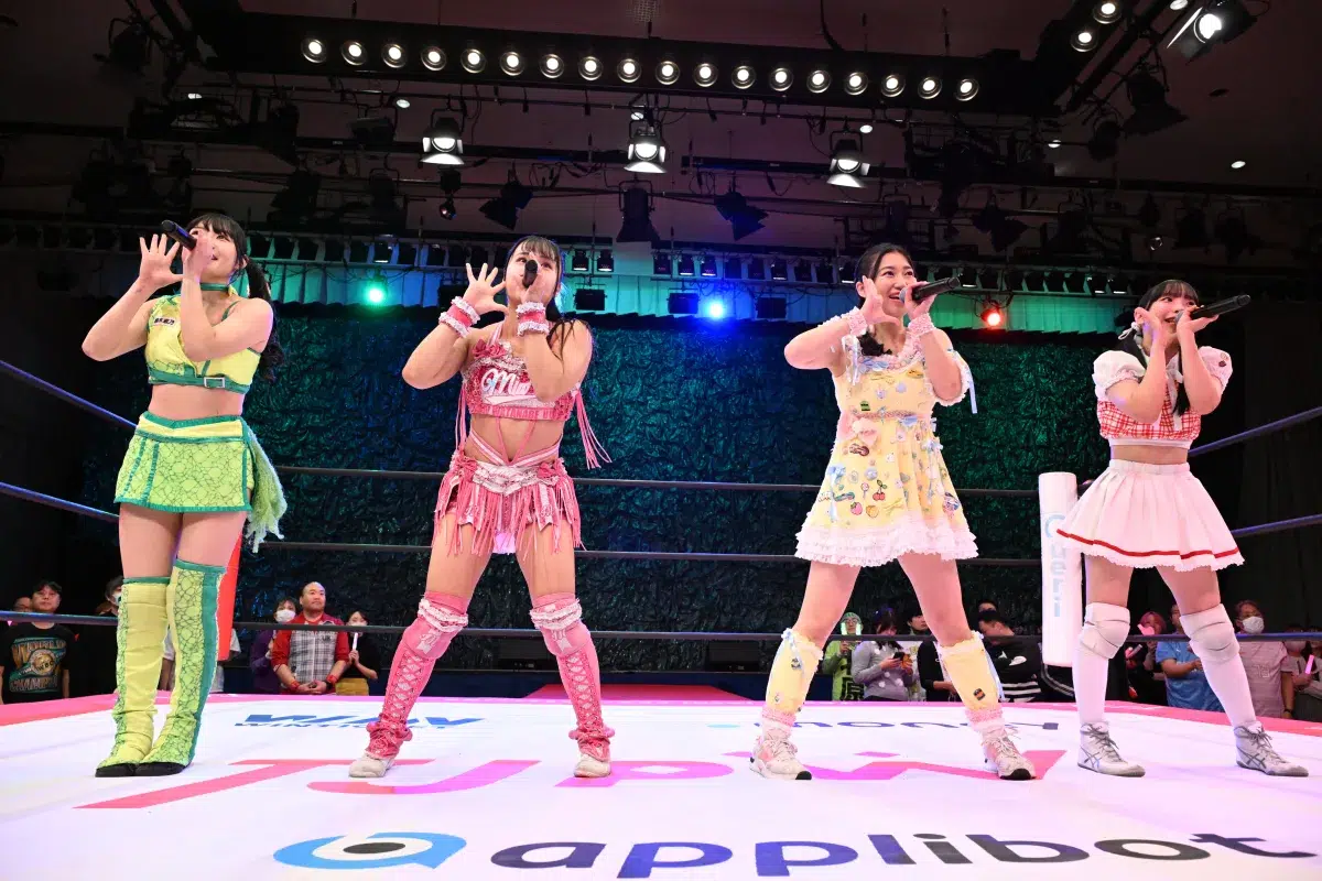OCHA NORMA中山夏月姫、アイアンマンヘビーメタル級王座を獲得！ハロプロ×プロレスの歴史的瞬間を目撃。斉藤円香の美声リングアナ、窪田七海のキュルルンビームも炸裂！