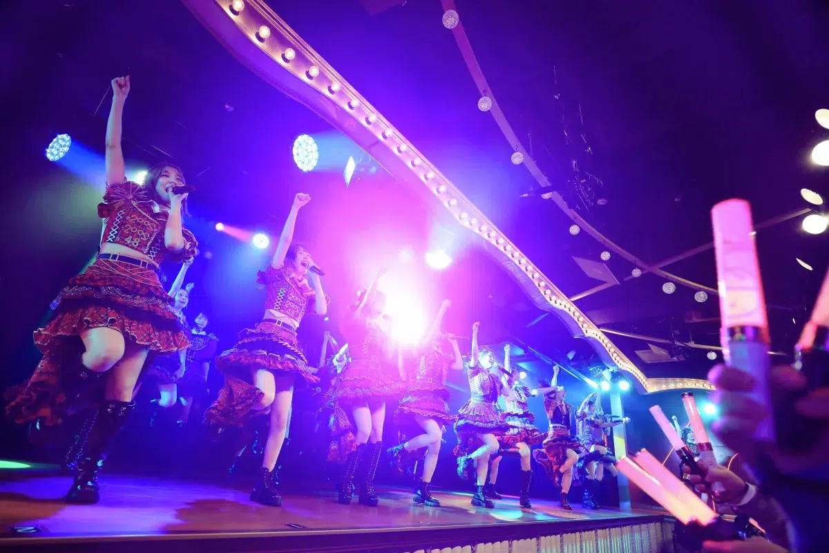 【AKB48 結成20周年】原点・AKB48劇場での「20周年特別記念公演」に前田敦子ら第１期生17名が出演！秋元 康総合プロデューサーから指原莉乃へAKB48楽曲の作詞をオファー！