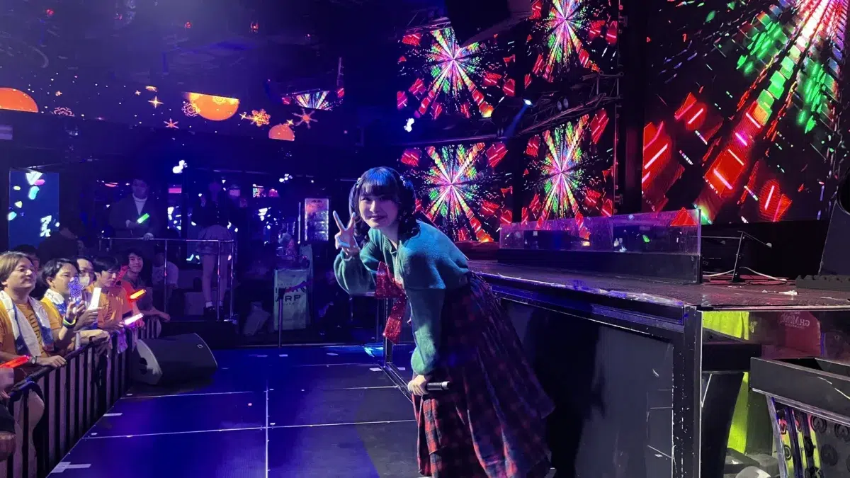 アニソン×クラブカルチャー『アニレヴ～MERRY TIME!!!!!～ 』がWARP SHINJUKUで開催！相良茉優＆山北早紀のサプライズ共演、小宮有紗、七海うららなど豪華DJ＆声優陣ら10組が熱狂のクリスマスパーティー