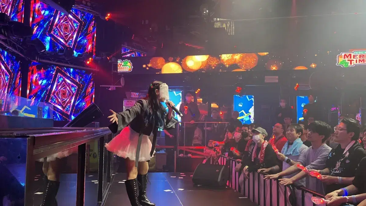 アニソン×クラブカルチャー『アニレヴ～MERRY TIME!!!!!～ 』がWARP SHINJUKUで開催！相良茉優＆山北早紀のサプライズ共演、小宮有紗、七海うららなど豪華DJ＆声優陣ら10組が熱狂のクリスマスパーティー