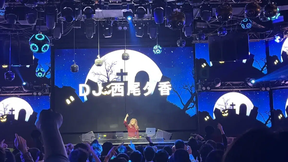 アニソン×クラブカルチャー『アニレヴ～MERRY TIME!!!!!～ 』がWARP SHINJUKUで開催！相良茉優＆山北早紀のサプライズ共演、小宮有紗、七海うららなど豪華DJ＆声優陣ら10組が熱狂のクリスマスパーティー