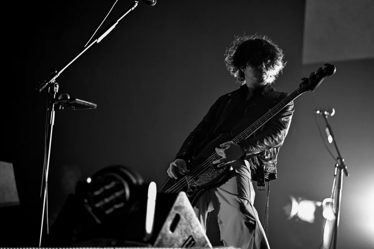[Alexandros] 歴代ドラマーが集結！デビュー15周年記念ライブ“15th Anniversary VIP PARTY '25” 12月14日（日）公演レポート 川上「最高のファンを持ちました。ファンっていうのが変な気がします。友達以上の存在。これから新たな15年を刻んでいきます！　おじいちゃんになってもヤングでいきましょう！」