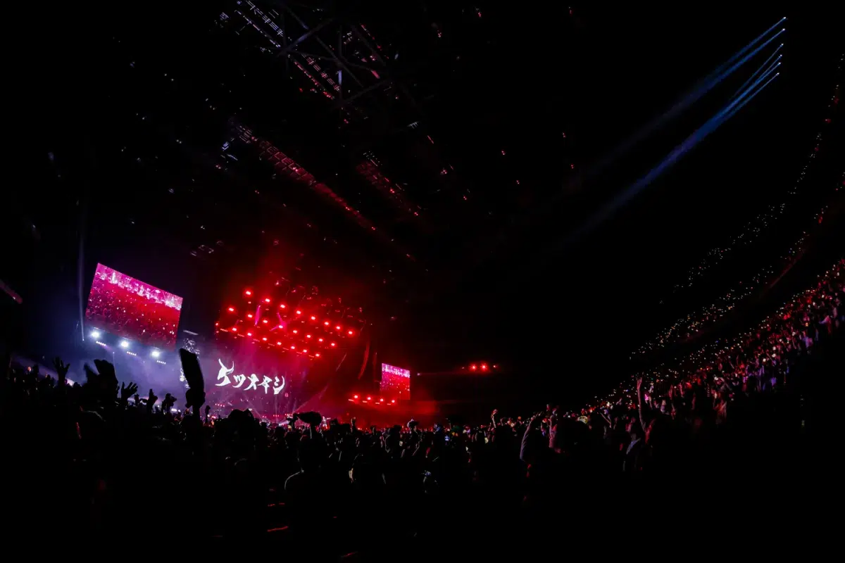 異色のアーティスト達がジャンルの垣根をこえ一夜限りの共演！――イベント「狂宴」ライブレポート ケツメイシ・湘南乃風・新しい学校のリーダーズ・FRUTS ZIPPER４組出演のライブに約２万人が熱狂！