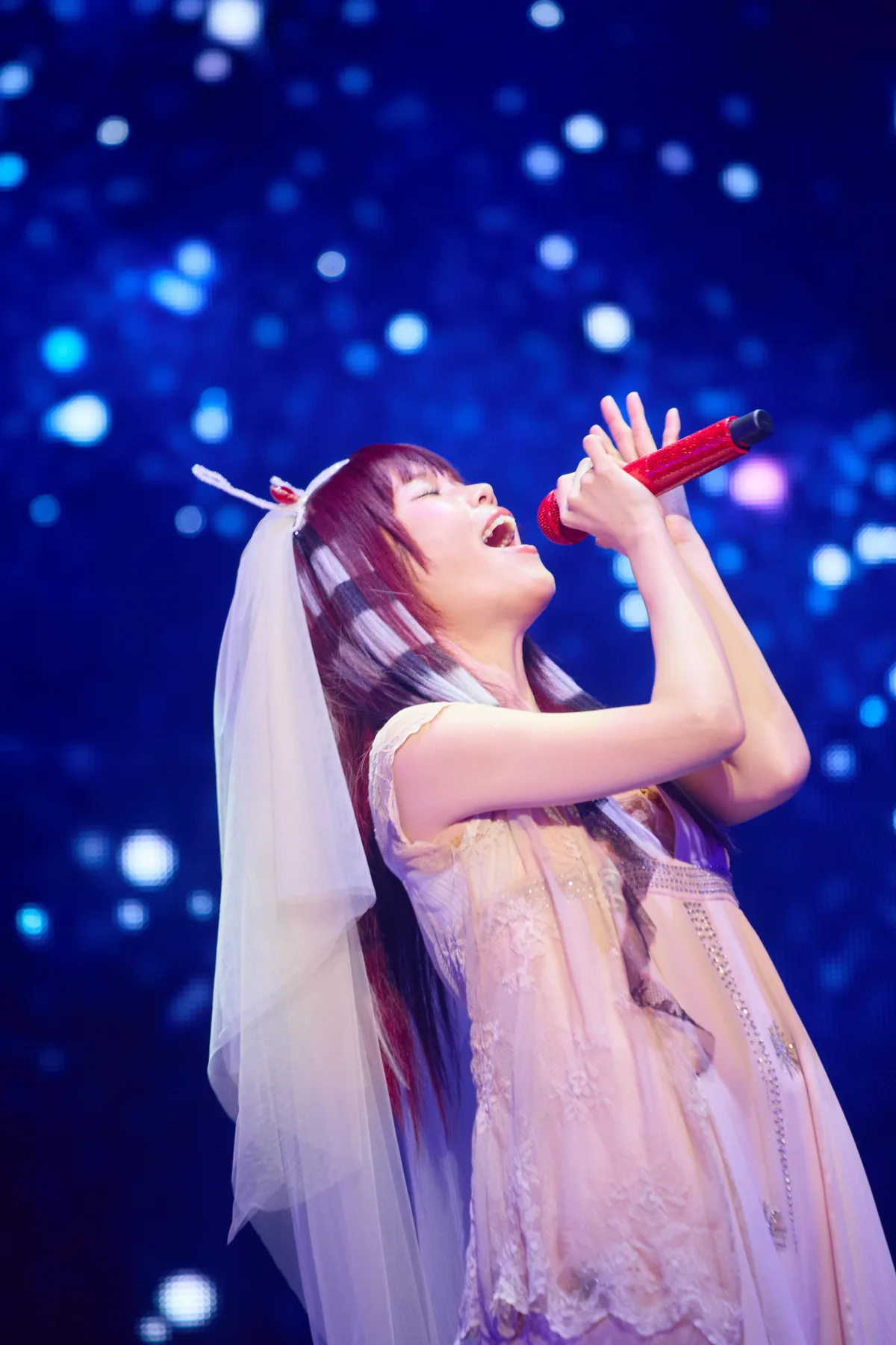 アイナ・ジ・エンド、東京ガーデンシアターにて2025年最後のワンマンライブで圧巻のパフォーマンス！自身初となるアジアツアーも解禁！