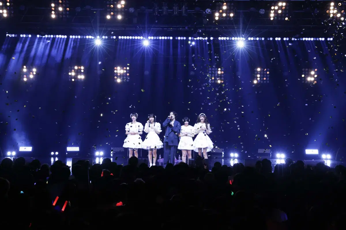 清 竜人25、12月21日（日）ラストライブ開催、新体制での活動に幕を下ろした。同日には新曲「GOOD BYE！愛してるよ！」のデジタル配信リリースとミュージックビデオを公開！さらに、再結成後最初で最後となるアルバム「GOODBYE」キービジュアル公開