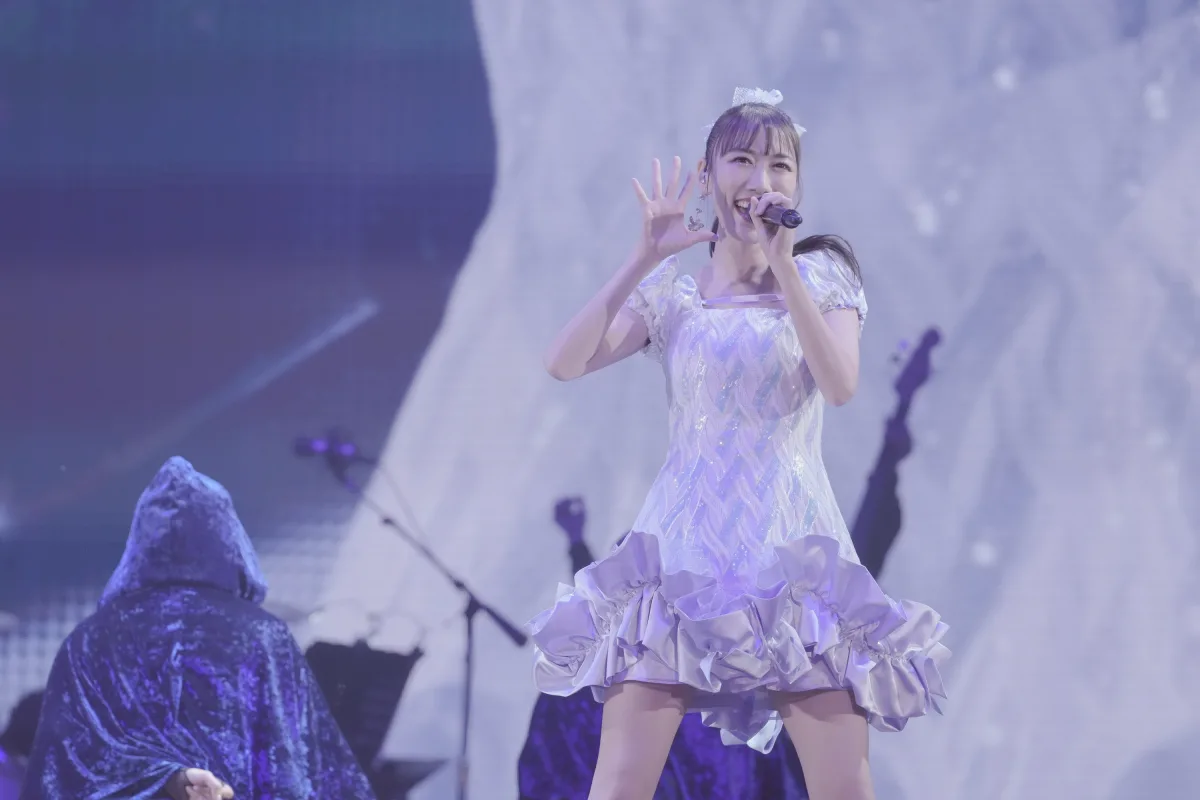 ももクロが冬恒例のワンマンライブ『ももいろクリスマス』を開催。15回目となる今回のテーマは“宇宙旅行”。王道と定番を押さえつつも、AIを活用した演出を加えるなど新たなクリスマスライブに！