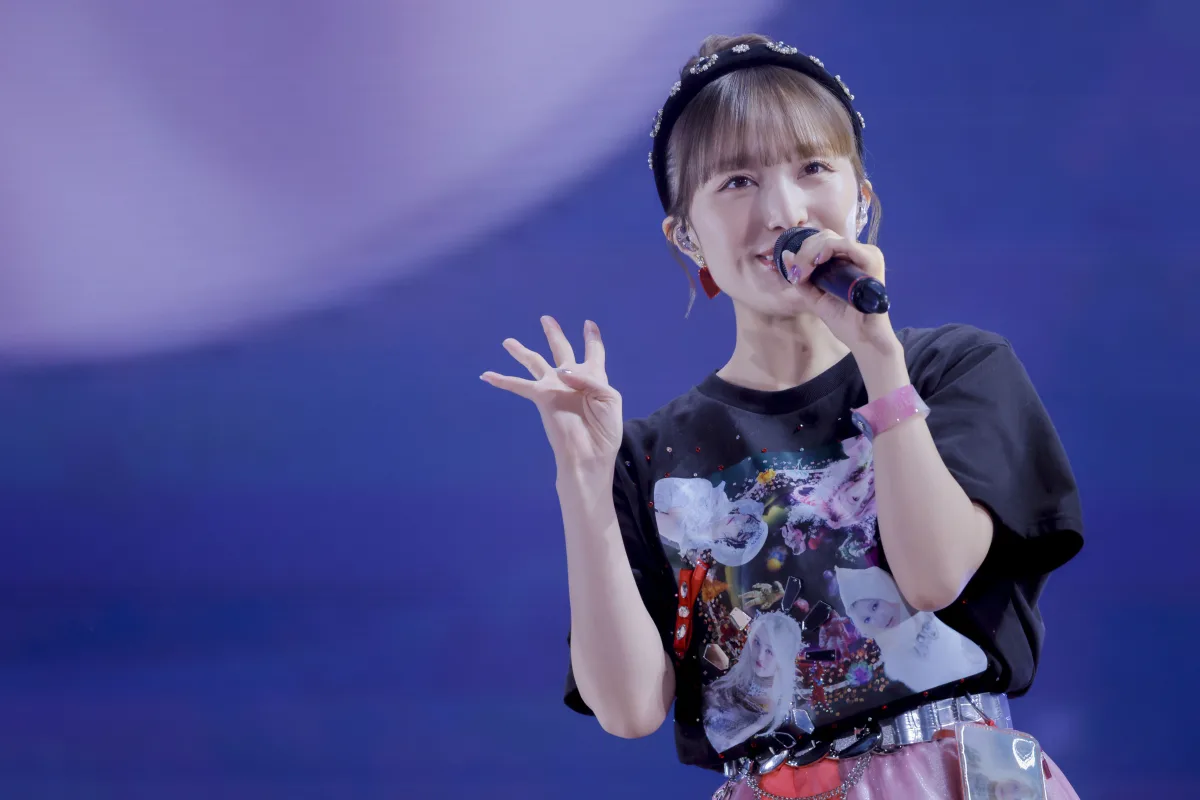 ももクロが冬恒例のワンマンライブ『ももいろクリスマス』を開催。15回目となる今回のテーマは“宇宙旅行”。王道と定番を押さえつつも、AIを活用した演出を加えるなど新たなクリスマスライブに！