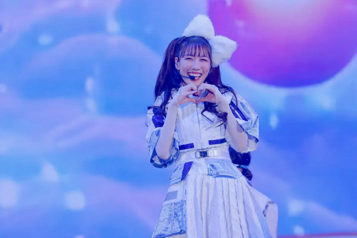 ももクロが冬恒例のワンマンライブ『ももいろクリスマス』を開催。15回目となる今回のテーマは“宇宙旅行”。王道と定番を押さえつつも、AIを活用した演出を加えるなど新たなクリスマスライブに！