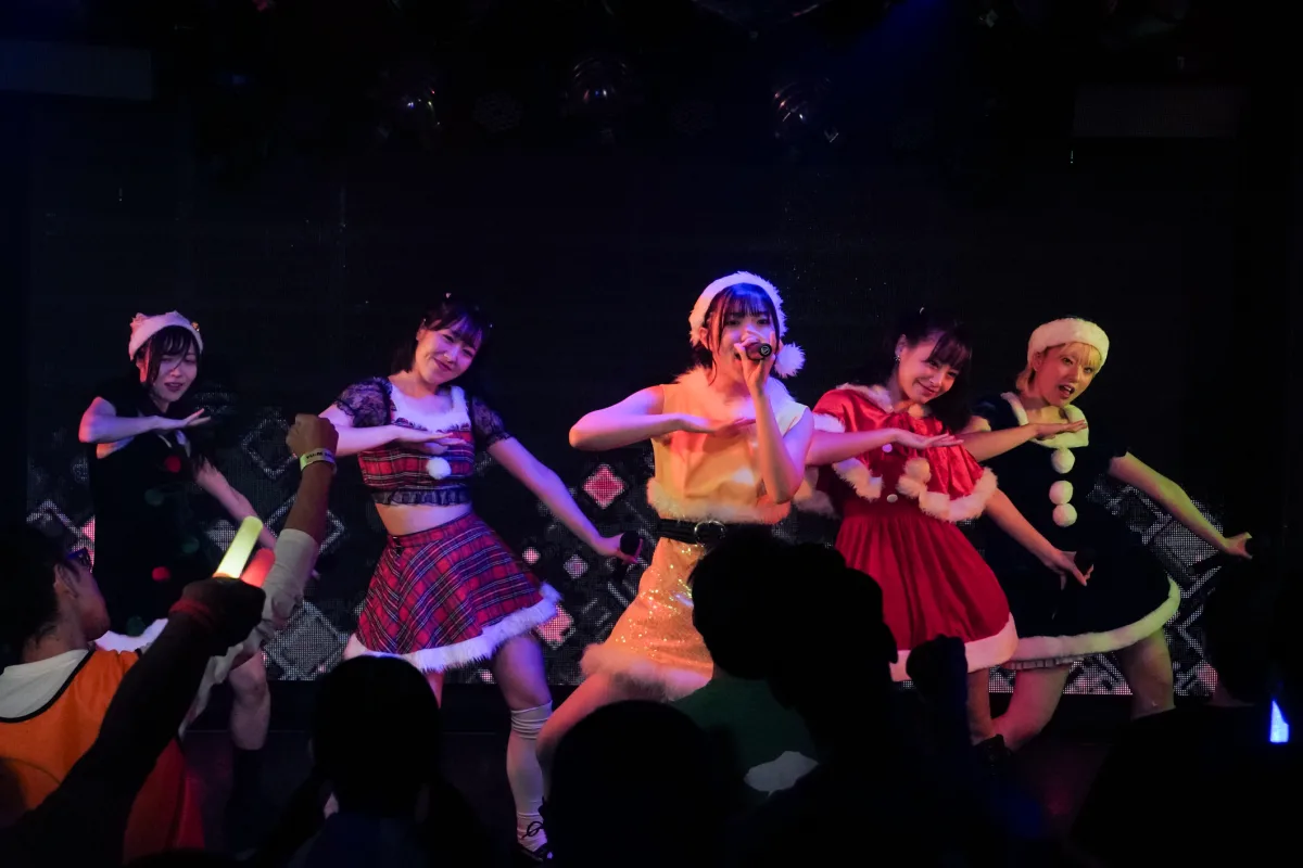アプガ2、新体制初のXmas単独で新曲「好きバレっぴ」解禁！可愛さ全開のポップチューンに観客悶絶😍Zeppワンマン直前、7人の結束が最高潮へ！12/29はZepp DiverCityに集合だ🔥