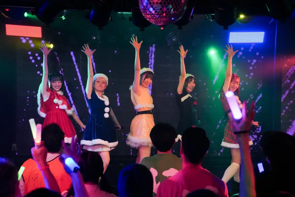 アプガ2、新体制初のXmas単独で新曲「好きバレっぴ」解禁！可愛さ全開のポップチューンに観客悶絶😍Zeppワンマン直前、7人の結束が最高潮へ！12/29はZepp DiverCityに集合だ🔥