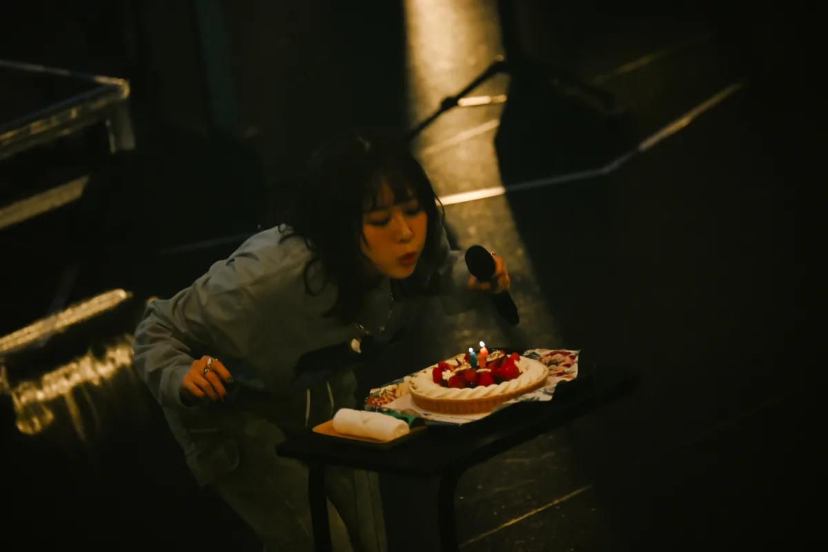 楠木ともり 26歳を記念したバースデーライブ「TOMORI KUSUNOKI BIRTHDAY LIVE 2025 “LAPIDARIES”」を開催!初となるアナログ・レコード盤「PRESSED FLOWERS」発売決定のサプライズ発表も! 12 楠木ともり 26歳を記念したバースデーライブ「TOMORI KUSUNOKI BIRTHDAY LIVE 2025 “LAPIDARIES”」を開催!初となるアナログ・レコード盤「PRESSED FLOWERS」発売決定のサプライズ発表も!