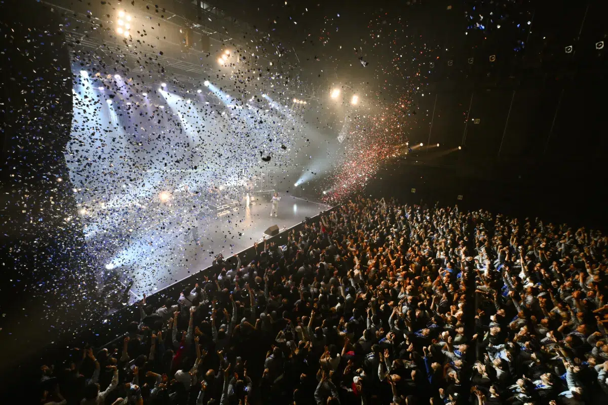 楠木ともり 26歳を記念したバースデーライブ「TOMORI KUSUNOKI BIRTHDAY LIVE 2025 “LAPIDARIES”」を開催!初となるアナログ・レコード盤「PRESSED FLOWERS」発売決定のサプライズ発表も! 8 楠木ともり 26歳を記念したバースデーライブ「TOMORI KUSUNOKI BIRTHDAY LIVE 2025 “LAPIDARIES”」を開催!初となるアナログ・レコード盤「PRESSED FLOWERS」発売決定のサプライズ発表も!