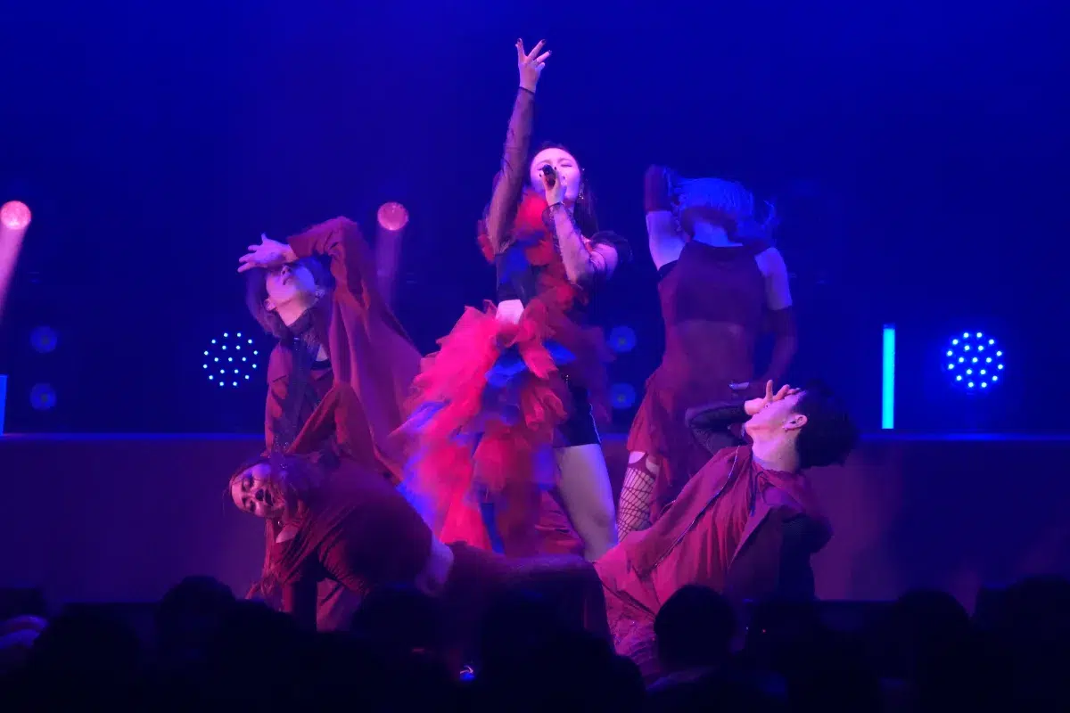 【鷲尾伶菜】自身最大規模となる全国ツアー完走!東京公演ゲストにはDream AmiとDream Shizukaが登場!最新ミニアルバム『freivor』の楽曲をはじめ、リクエストコーナーやクリスマスメドレーも披露!! 4 【鷲尾伶菜】自身最大規模となる全国ツアー完走!東京公演ゲストにはDream AmiとDream Shizukaが登場!最新ミニアルバム『freivor』の楽曲をはじめ、リクエストコーナーやクリスマスメドレーも披露!!