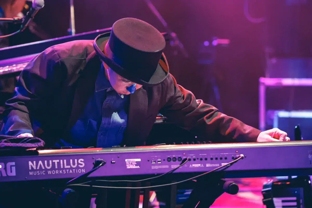 H ZETTRIO、年末の渋谷をクリスマス色に染める 祝祭ムードに包まれたライブ大盛況、2026年〈こどもの日10周年SP〉開催決定！