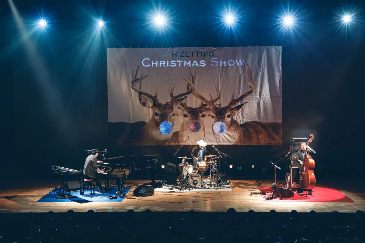 H ZETTRIO、年末の渋谷をクリスマス色に染める 祝祭ムードに包まれたライブ大盛況、2026年〈こどもの日10周年SP〉開催決定！