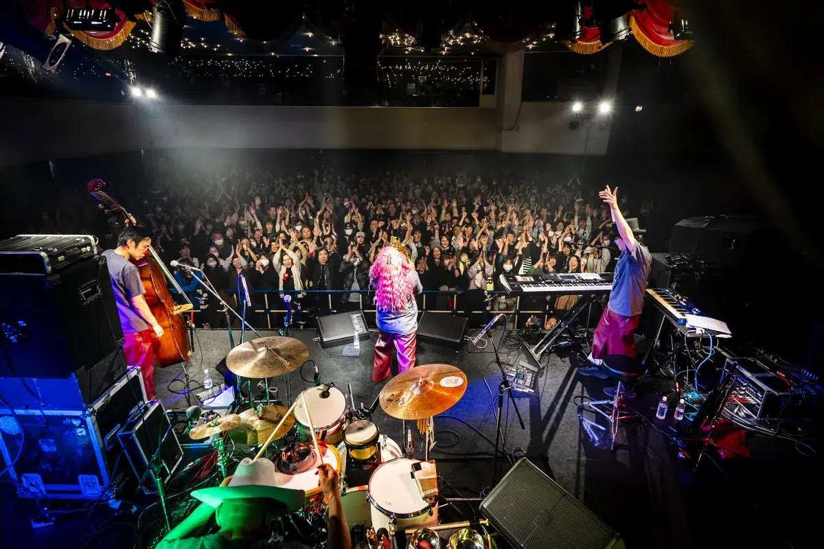 H ZETTRIO with YUCCO MILLER 2025年の終着点に刻まれた化学反応、2026年の次章を予感させた夜