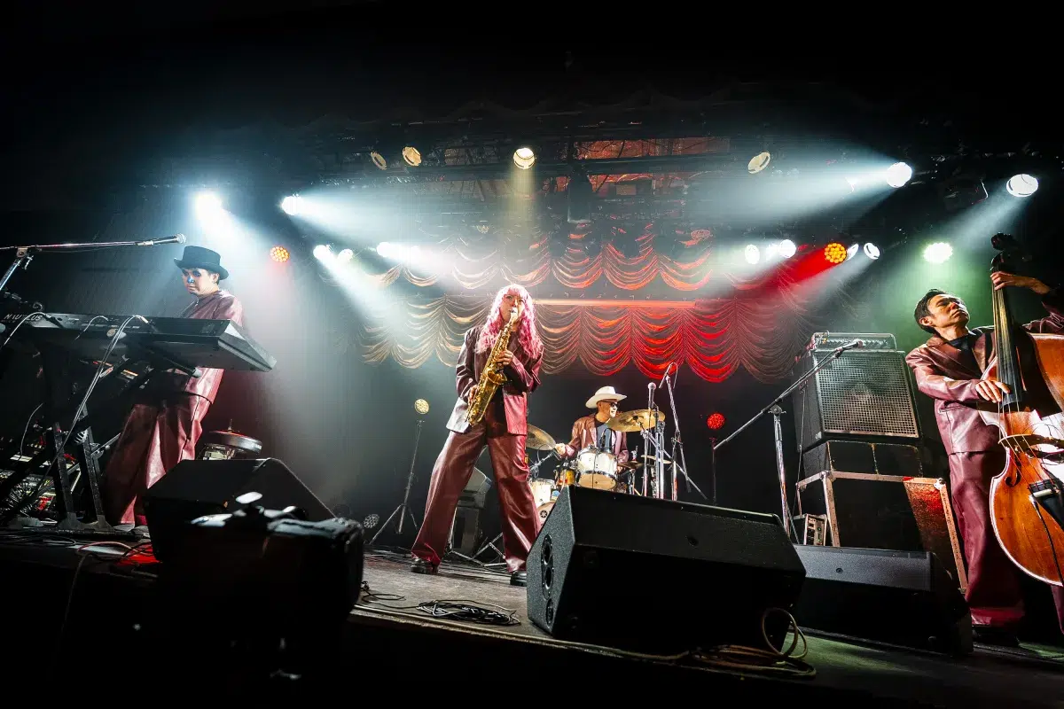 H ZETTRIO with YUCCO MILLER 2025年の終着点に刻まれた化学反応、2026年の次章を予感させた夜