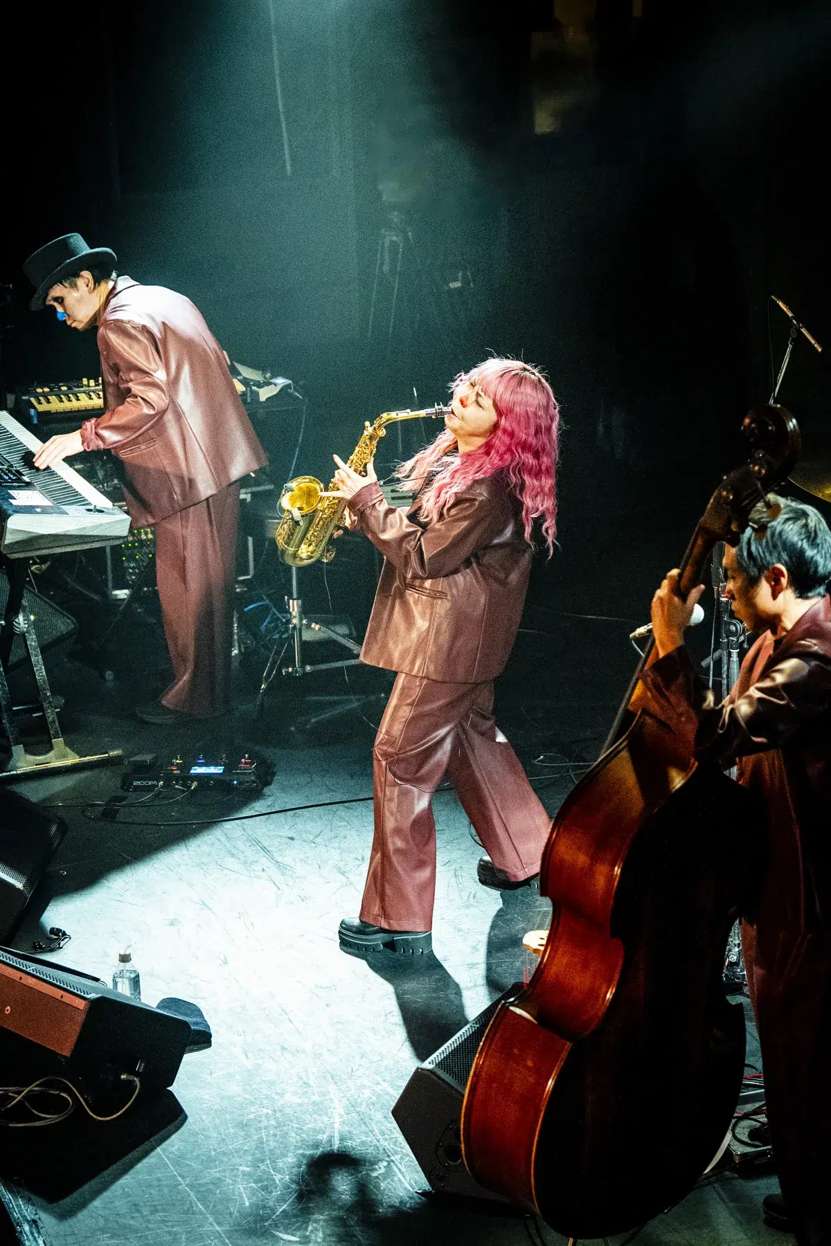 H ZETTRIO with YUCCO MILLER 2025年の終着点に刻まれた化学反応、2026年の次章を予感させた夜