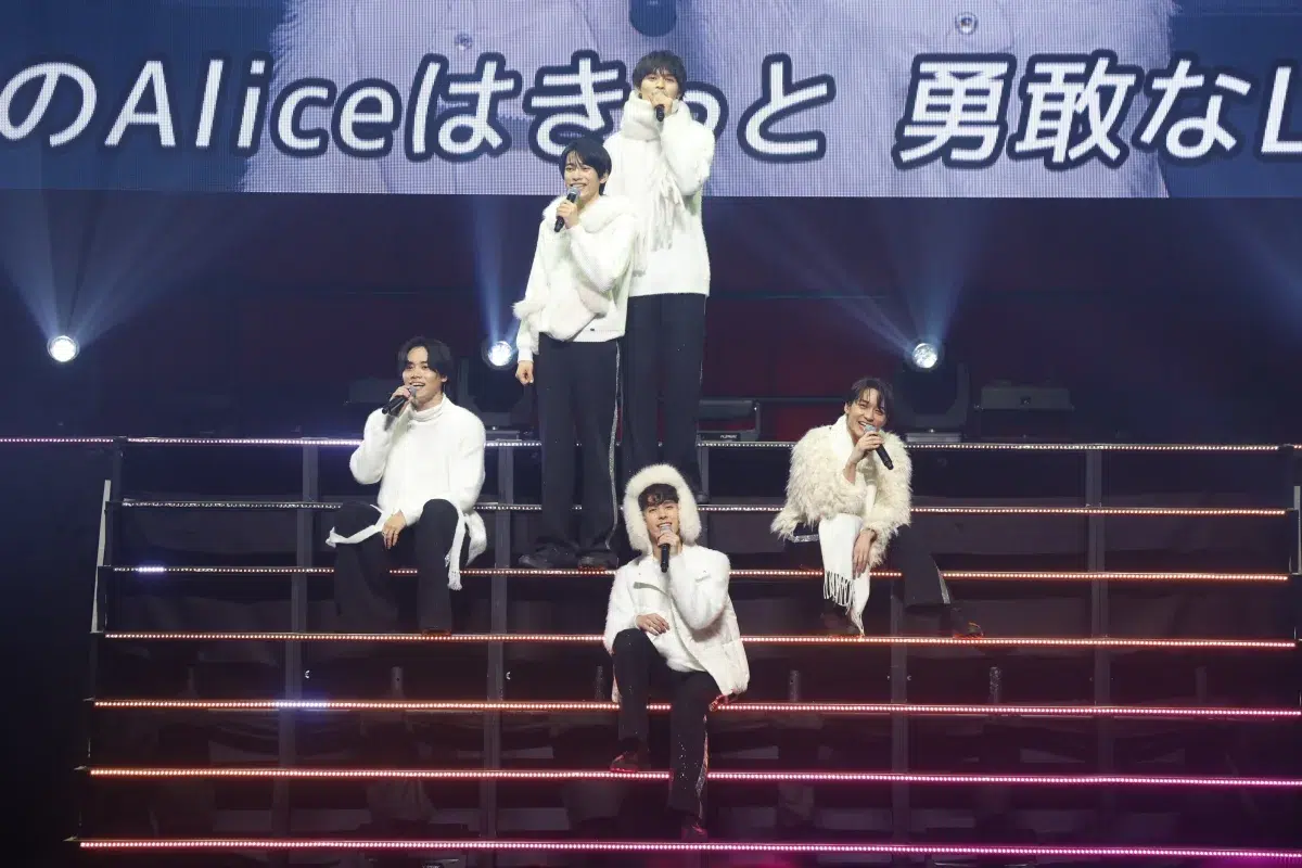 アミューズ所属俳優によるファン感謝祭「ハンサムライブ」大熱狂の中、20年の歴史に一度幕を下ろすパシフィコ横浜国立大ホールにて 全3公演、約12,000人を動員 最終公演にはスペシャルゲストも登場！