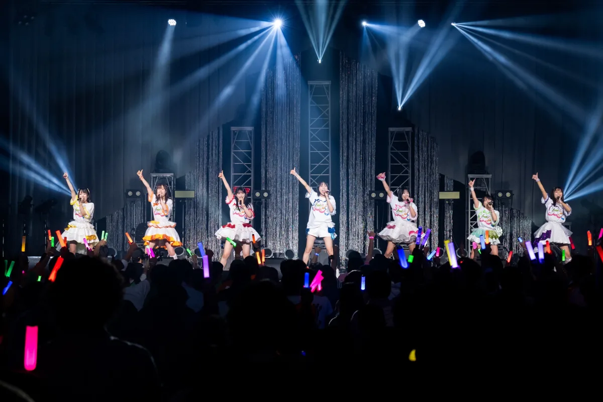 アップアップガールズ（２）Zepp大勝負で完全勝利！新体制始動から1ヶ月、にきちゃん7人が魅せた奇跡と涙。26年春ツアーもサプライズ発表！