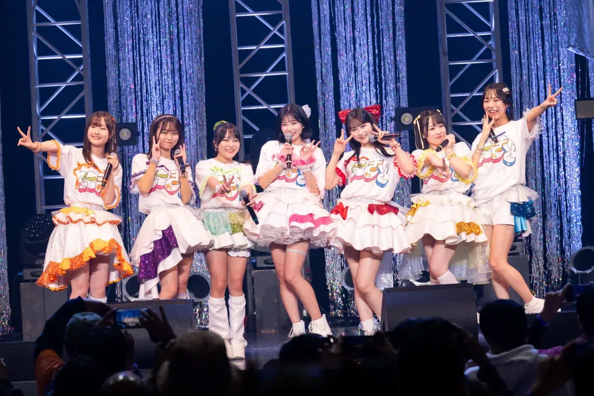 アップアップガールズ（２）Zepp大勝負で完全勝利！新体制始動から1ヶ月、にきちゃん7人が魅せた奇跡と涙。26年春ツアーもサプライズ発表！
