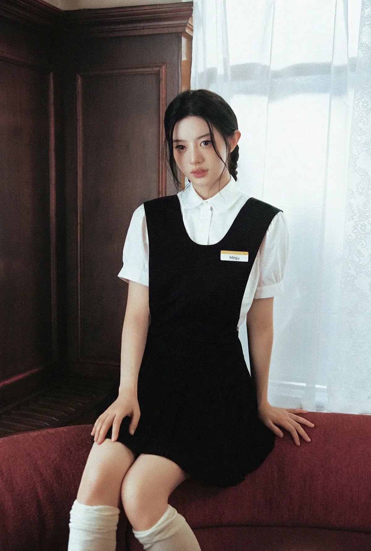 ILLIT、Japan 2nd Digital Single 'Sunday Morning' コンセプトフォト公開！洗練されたレトロモダンな雰囲気のビジュアルを披露