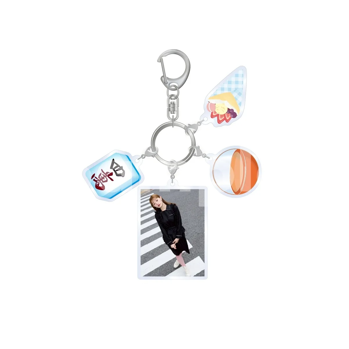 ”ファッション好き“中田花奈・こだわりの《全て私服》グッズ発売開始!!