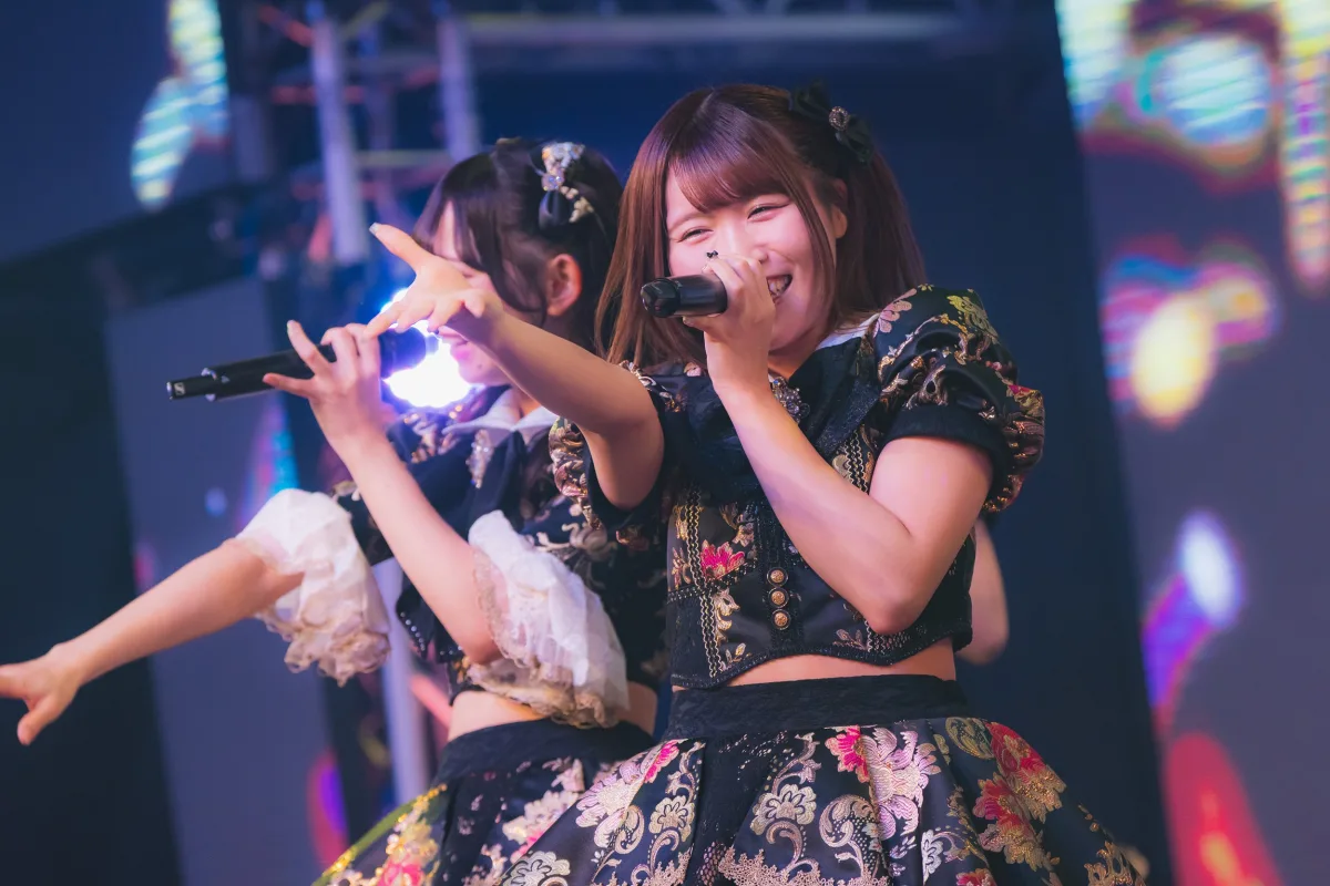 テラテラ 年末スペシャルライブ 2025 2026年の飛躍を誓う新曲『ストロボアイズ』、『ひまわり讃歌』を初披露！
