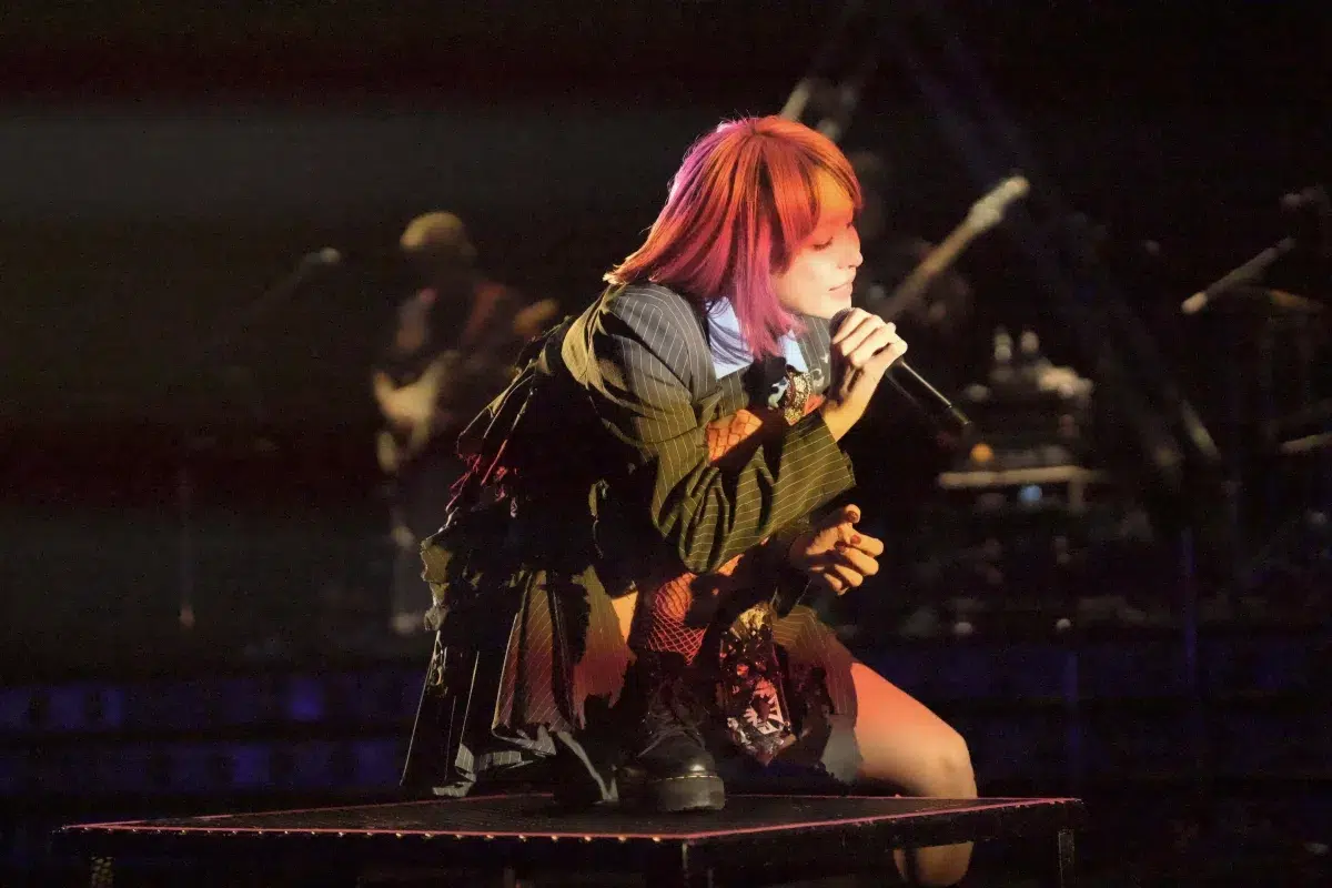 LiSA 約2年ぶりの全国ホールツアー、全18公演を完走し約4万人を動員!&東京公演のライブ写真が初解禁!!&26年4月から15周年イヤーに突入!! 5 LiSA 約2年ぶりの全国ホールツアー、全18公演を完走し約4万人を動員!&東京公演のライブ写真が初解禁!!&26年4月から15周年イヤーに突入!!
