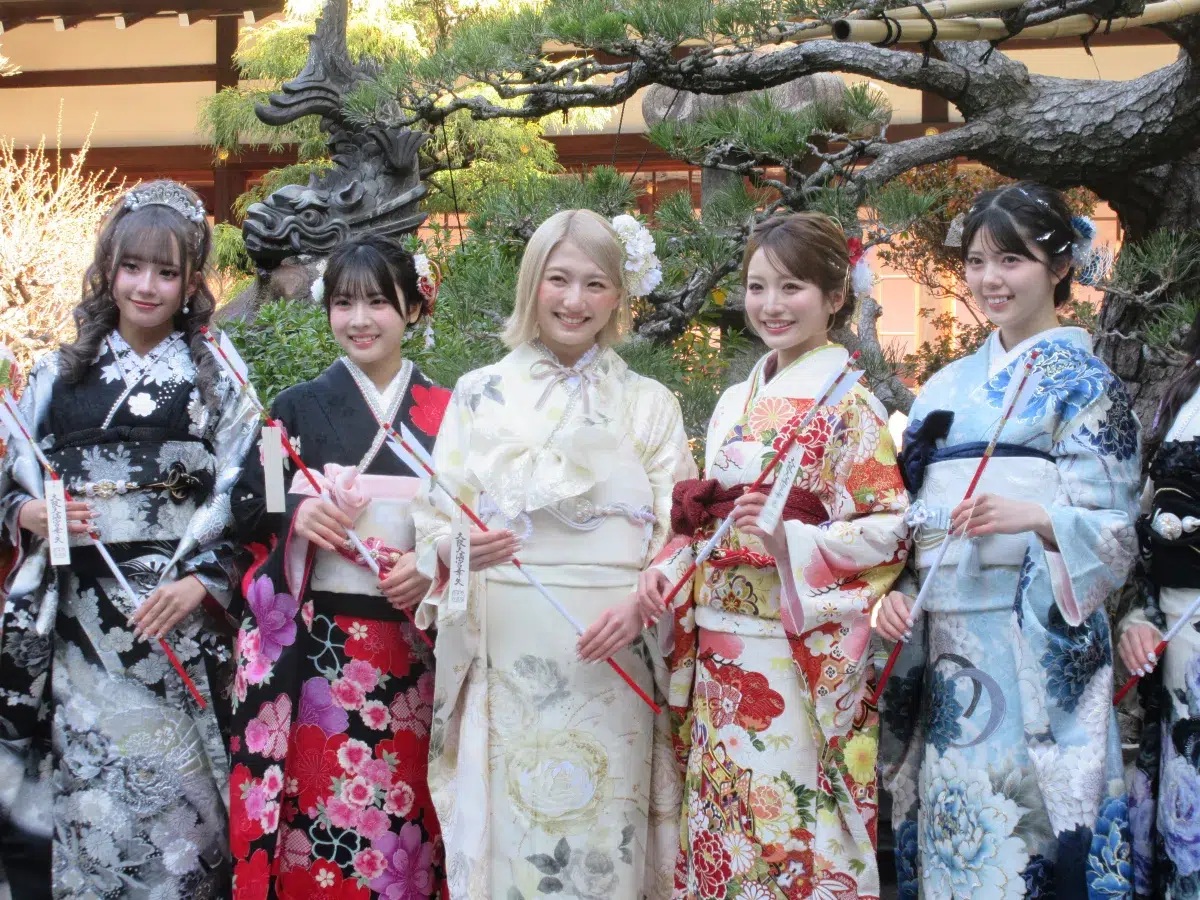 【イベントレポート】NMB48の塩月希依音・坂田心咲・芳賀礼ら2026年新成人メンバー10人が艶やかな晴れ着で集結！それぞれが思い描く20歳の目標とは？