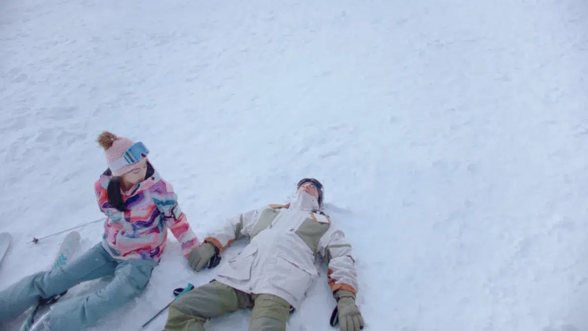 【JR SKISKI】上坂樹里が人生初のスキーに挑戦！新CM「ゲレンデ篇」本日放送開始、リアルな“初体験”の表情に注目